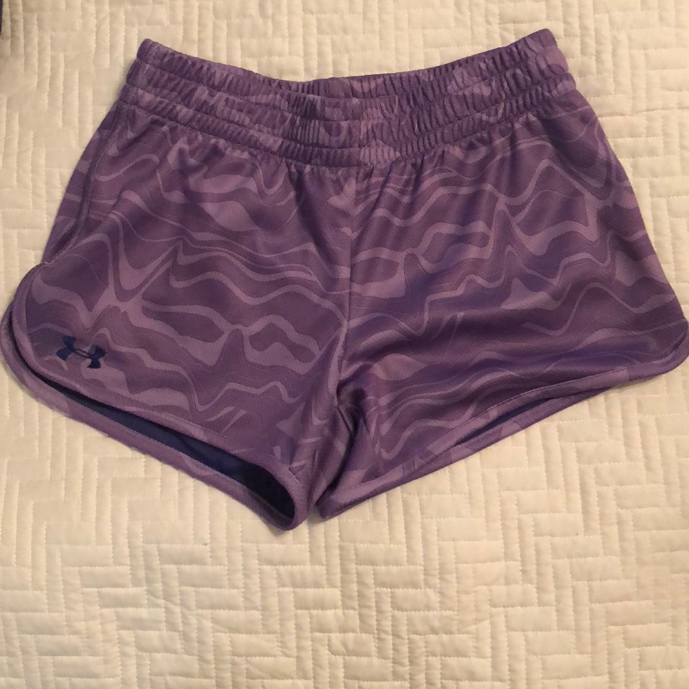Under armor training shorts (small)